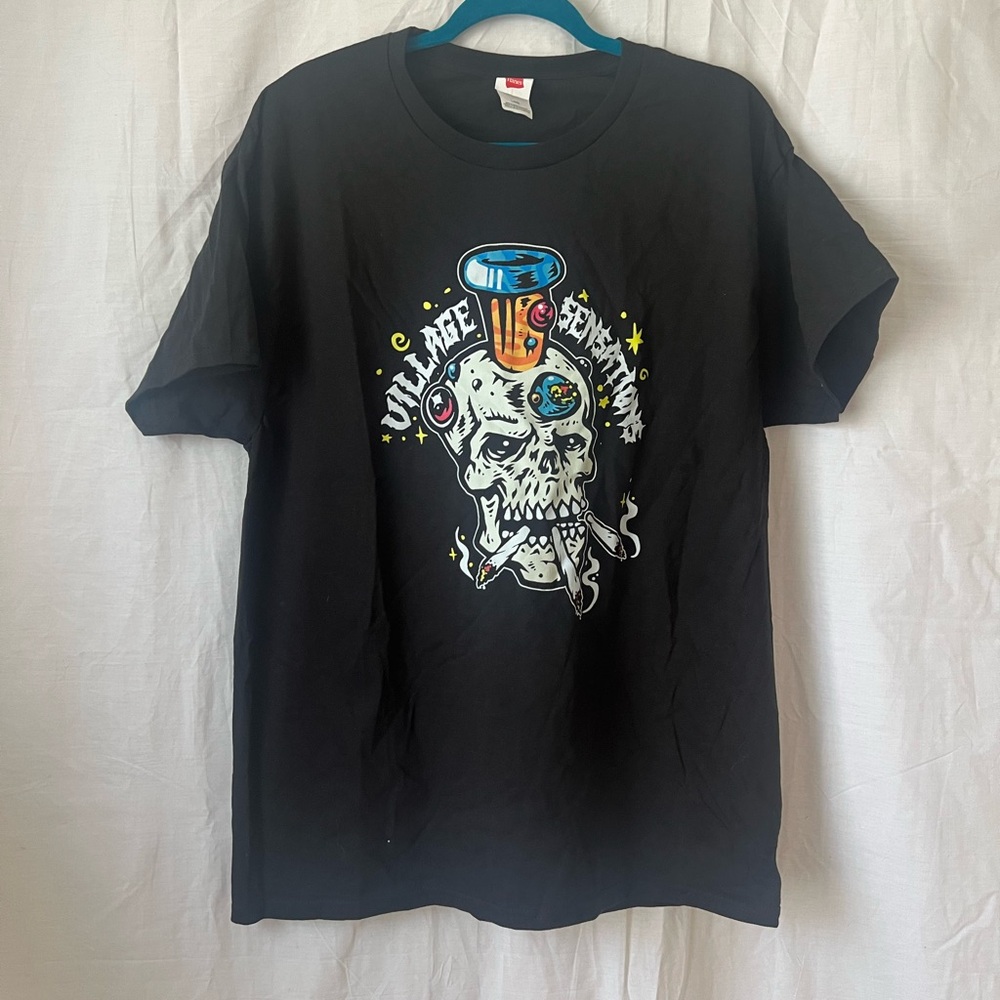 black graphic tee